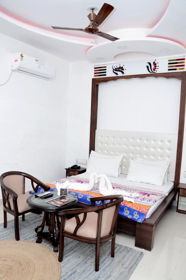 Hotel Pratap Regal Bharatpur Extérieur photo